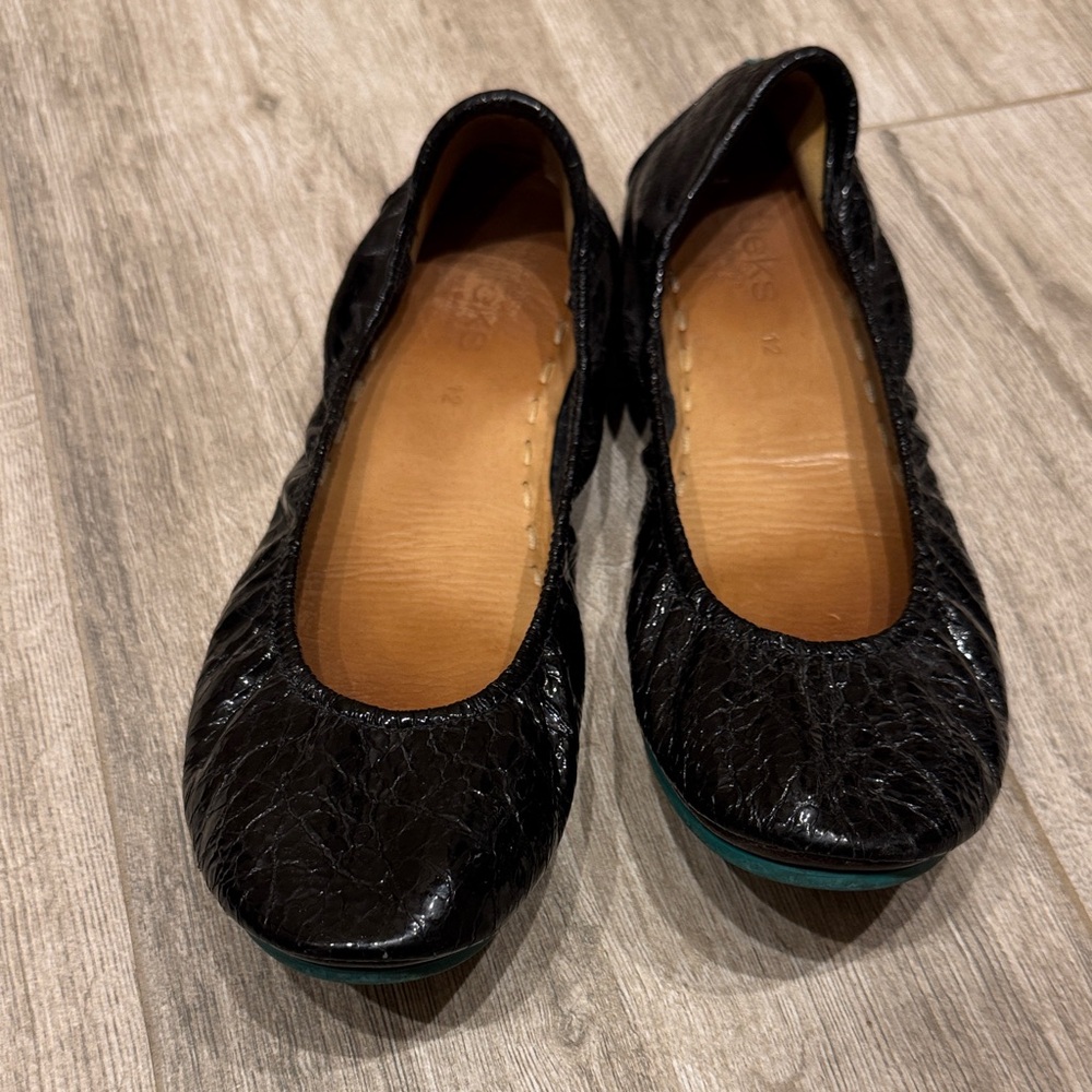 Black Patent Tieks